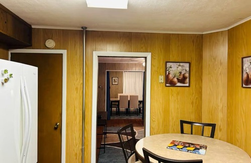 Coaldale House | Charming 2-bedroom townhome in Coaldale close to St Lukes Hospital.