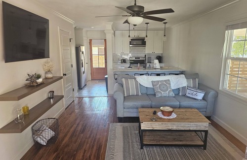 Columbus House | Charming 2-bedroom townhome in Columbus with Riverview, very peaceful and quiet!