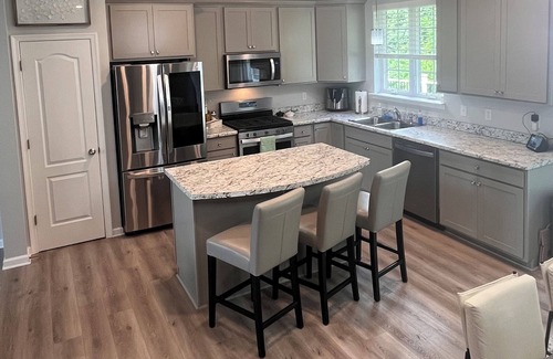 Imperial House | Charming 2-bedroom townhome with WiFi, AC in serene Imperial