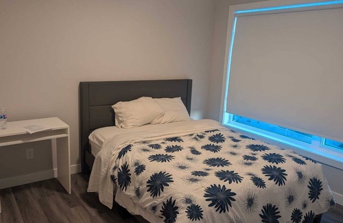 Evanston House | Charming 2-bedroom townhome in marvelous 215 with WiFi, AC