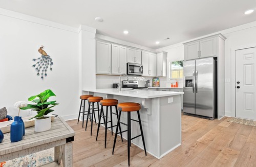 Auburn House | Charming 2-bedroom townhome with WiFi, minutes from Auburn University's campus