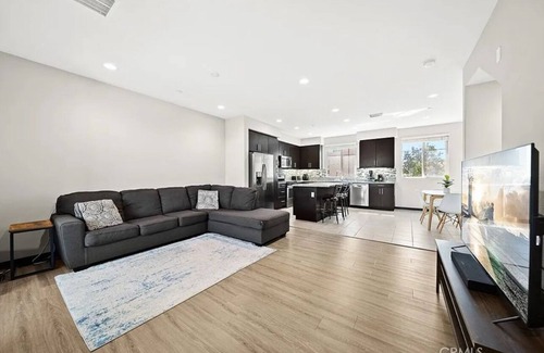 Irvine House | Charming 2-bedroom townhome with AC, WiFi in Great Park Irvine