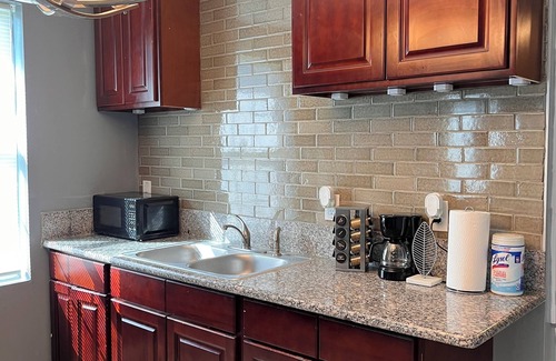 Kenner - Louis Armstrong International Airport House | Charming 2-bedroom townhome 5 mins from Airport