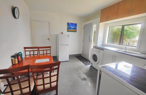 Johnsonville House | Charming 2-bedroom unit in lovely Wellington with AC, WiFi sale on now
