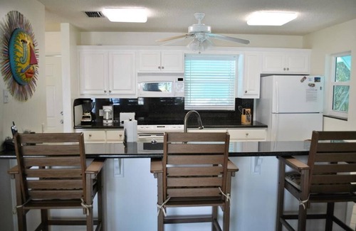Islamorada House | Charming 2 Bedroom Upstairs Home with Bay Views