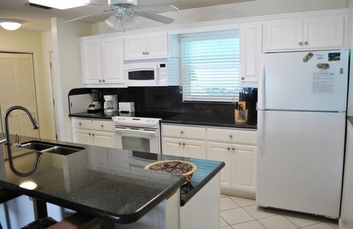 Islamorada House | Charming 2 Bedroom Upstairs Home with Bay Views