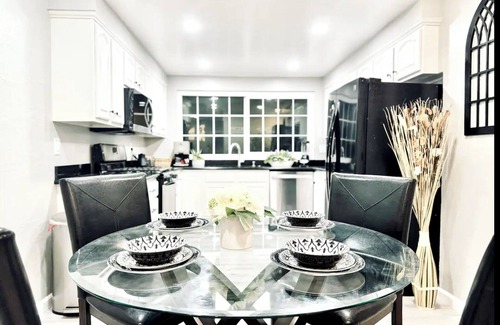 Milpitas House | Charming 2-bedroom unit in delightful Milpitas with AC, WiFi