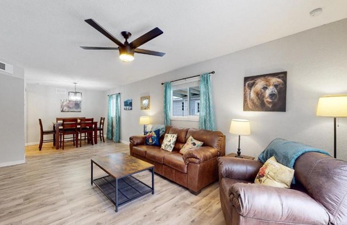 Jewell Heights - Hoffman Heights House | Charming 2 bedroom unit Aurora