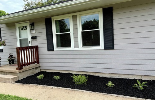 Salina House | Charming 2-bedroom updated pet-friendly home in Central Salina!
