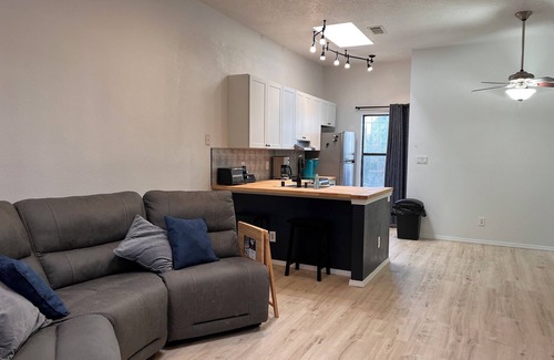 Westside House | Charming 2-bedroom townhome with AC, WiFi in terrific Albuquerque