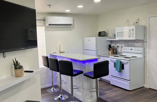 Albuquerque Condo | Charming 2-bedroom condo in wonderful Albuquerque with WiFi, AC.