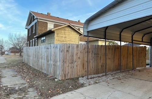 Bartlesville Apartment | Charming 2-bedroom studio with WiFi, AC in the heard of downtown Bartlesville