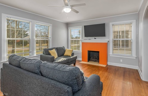 Bossier City House | Charming 2 Bedroom in the Heart of Bossier City!