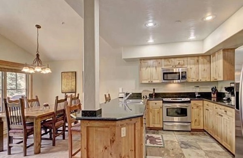 Breckenridge Condo | Charming 2 Bedroom Townhome