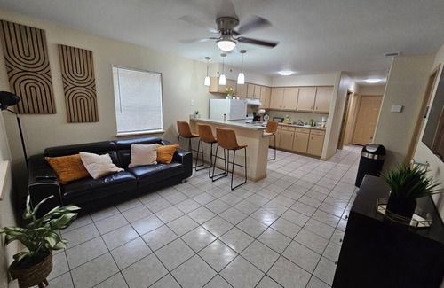 Mitte Cultural District Apartment | Charming 2-bedroom apartment in awesome Brownsville with WiFi, AC