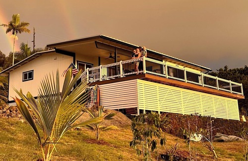 Opihihale House | Charming 2-bedroom house in Captain Cook with WiFi and AC