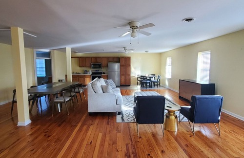 Charles Town Apartment | Charming 2-bedroom 2nd floor apartment with WiFi, AC in lovely Charles Town