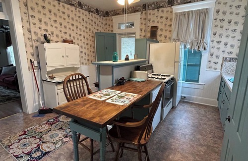 Charlestown House | Charming 2-bedroom house in amazing Charlestown, 15 minutes from Louisville Ky
