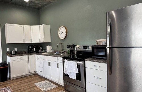 Chillicothe Apartment | Charming 2-bedroom apartment on the downtown square