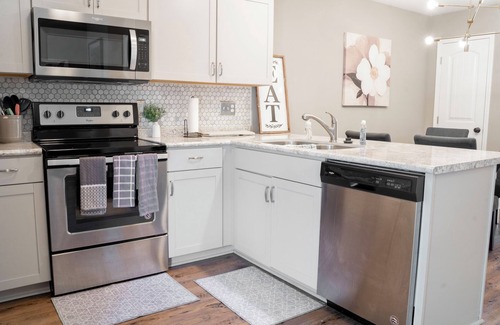 Clarksville House | Charming 2-bedroom townhome with WiFi and AC in lovely Clarksville