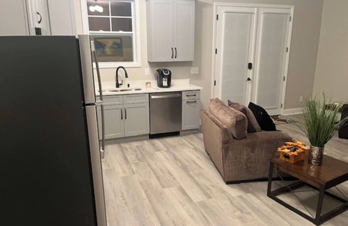Gainesville House | Charming 2-bedroom downstairs apartment with AC, WiFi in delightful Dawsonville