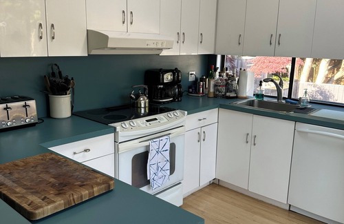 Fire Island Pines House | Charming 2-Bedroom Cottage in Fire Island Pines with heated pool!