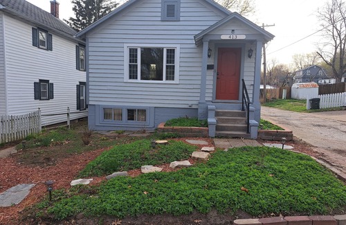 Fort Madison Cottage | Charming 2-bedroom cottage with WiFi, AC in enjoyable Fort Madison