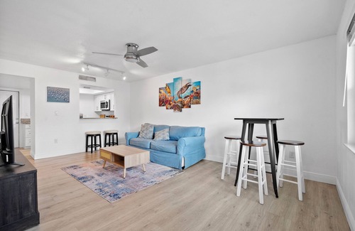 Fort Pierce Shores House | Charming 2-bedroom, 2.5 bath townhome in enjoyable North Hutchinson Island!