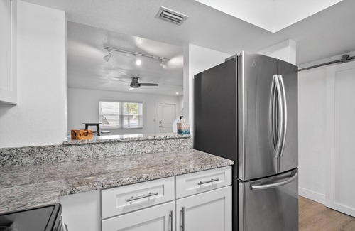 Fort Pierce Shores House | Charming 2-bedroom, 2.5 bath townhome in enjoyable North Hutchinson Island!