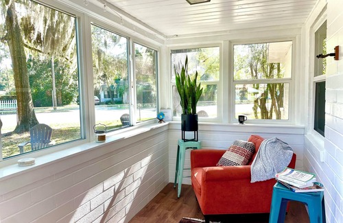 Gainesville House | Charming 2-bedroom Cottage in Gainesville. 10 to UF