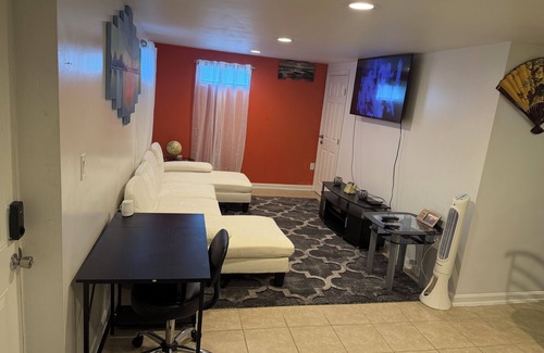 Glen Burnie House | Charming 2-bedroom house with fitness room and AC in Glen Burnie