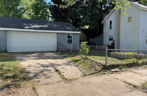 Creston Heights House | Charming 2-Bedroom Duplex in Grand Rapids–Pet-Friendly, Near Hospital & Downtown
