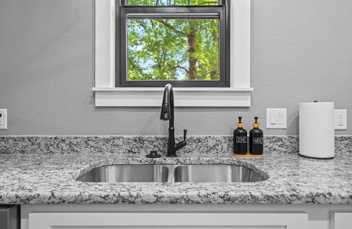 Hot Springs House | Charming 2 bedroom house in Hot Springs.