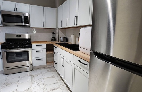 Indianapolis House | Charming 2-bedroom townhome with WiFi, AC in tranquil Indianapolis