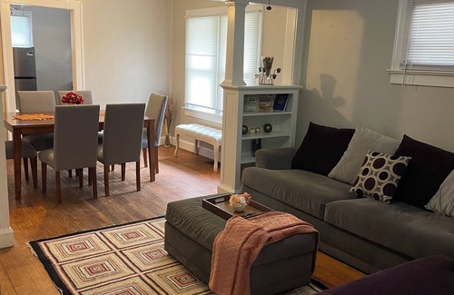 Indianapolis House | Charming 2-bedroom house in busy downtown Indianapolis with WiFi, AC.