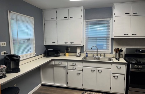 West Newton House | Charming 2-bedroom house in brilliant Indianapolis with AC, WiFi