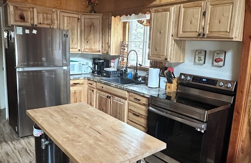 Island Park Cabin | Charming 2-bedroom cabin in enchanting Island Park with WiFi