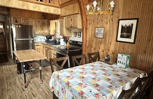 Island Park Cabin | Charming 2-bedroom cabin in enchanting Island Park with WiFi