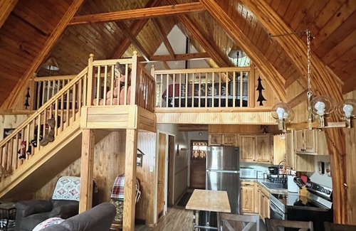 Island Park Cabin | Charming 2-bedroom cabin in enchanting Island Park with WiFi