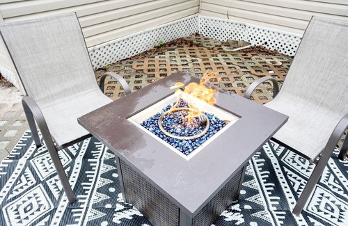 Lakeshore South House | Charming 2-bedroom house with fire pit in Jacksonville