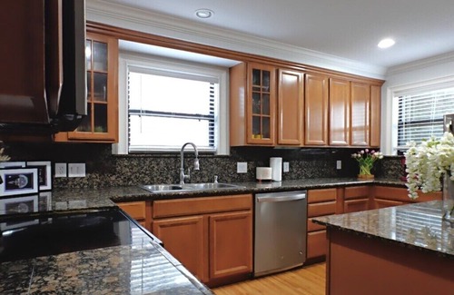 Sunbeam House | Charming 2-bedroom townhome in lovely Jacksonville with AC, WiFi