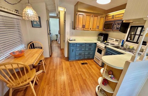 Nettles Island House | Charming 2-bedroom, 2-bathroom home is located on Nettles Island