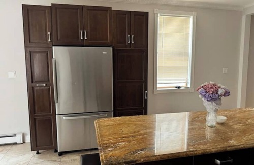 Greenville Apartment | Charming 2-bedroom apartment with AC, WiFi in lovely Jersey City