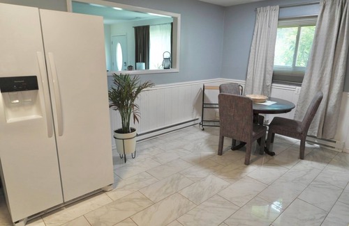 Lake Katrine House | Charming 2-bedroom house in serene Lake Katrine with AC