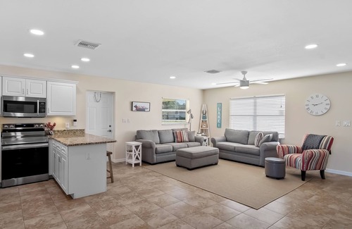 Lake Placid House | Charming 2-bedroom house with AC and WiFi in enchanting Lake Placid