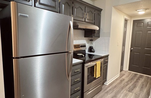 Lee's Summit Apartment | Charming 2-bedroom apartment in fabulous Lee's Summit Downtown