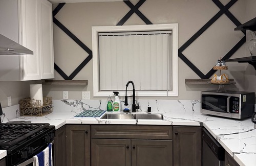 Lemon Grove House | Charming 2-bedroom house with WiFi, AC home with hotel amenities