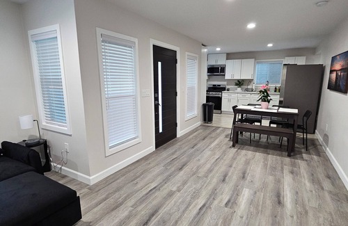West Los Angeles House | Charming 2-bedroom house in peaceful neighborhood ✨️