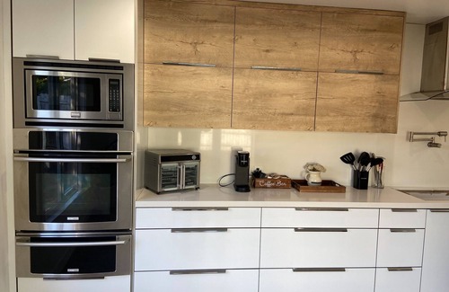 Tarzana House | Charming 2-bedroom house in the heart of Tarzana located near the 101 freeway