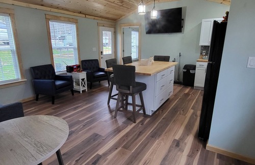 Mammoth Cave House | Charming 2-bedroom, 2 full baths and pet friendly house near Mammoth Cave NP.
